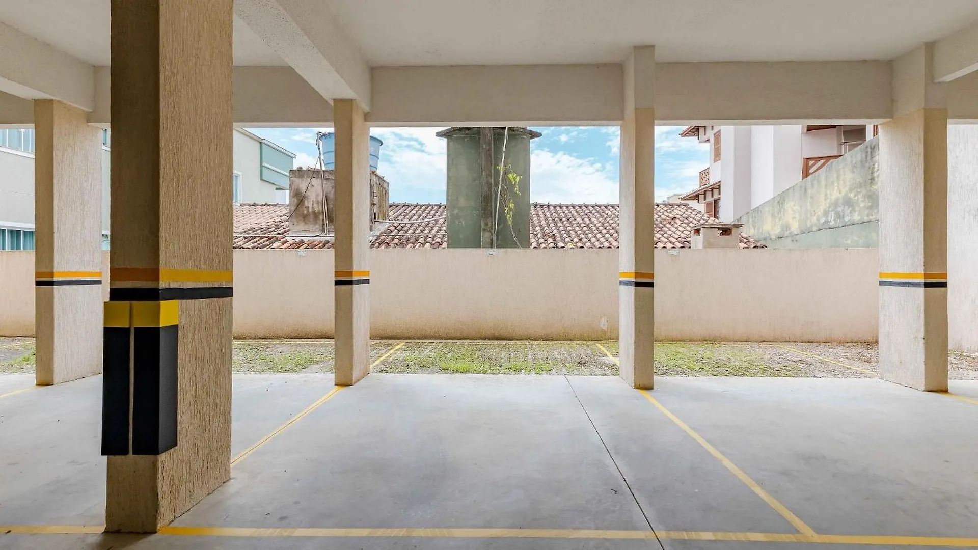 Apartamento A Poucos Metros Da Praia De Bombinhas Brasilien